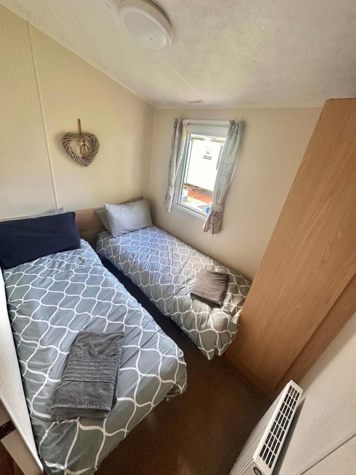 Two Bedroom Willerby Parkhome In Uddingston, Glasgow Exterior foto