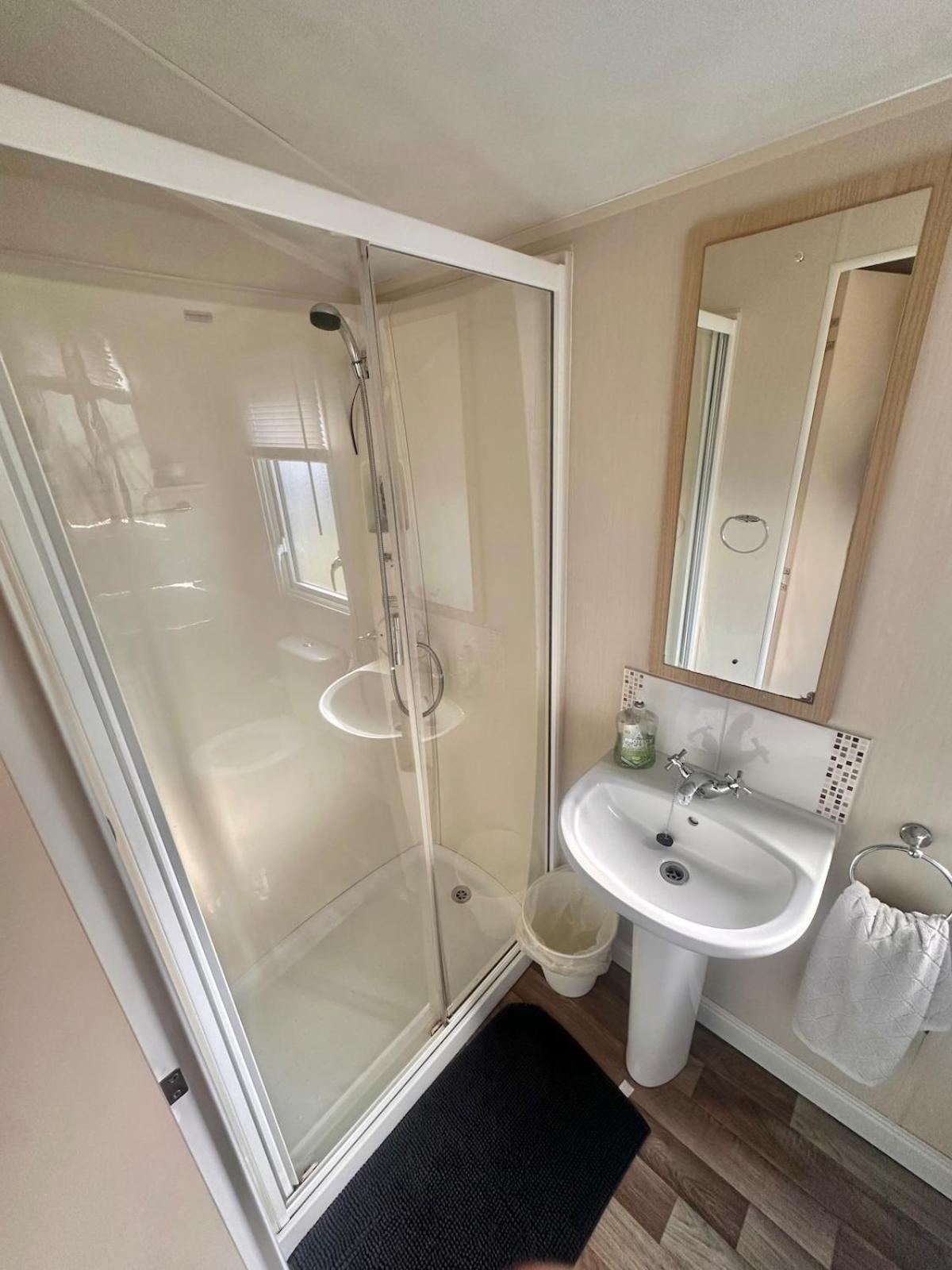 Two Bedroom Willerby Parkhome In Uddingston, Glasgow Exterior foto