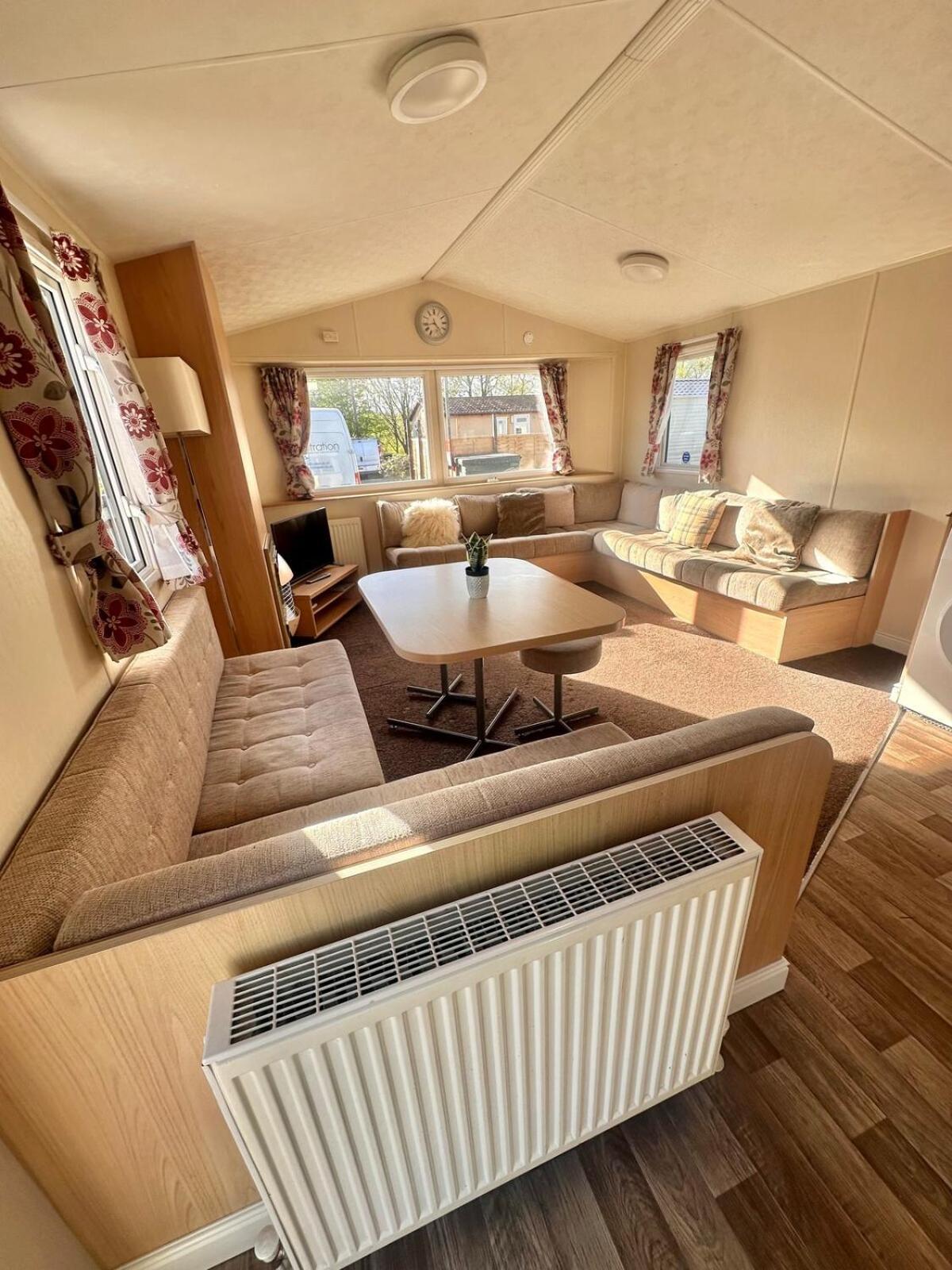 Two Bedroom Willerby Parkhome In Uddingston, Glasgow Exterior foto